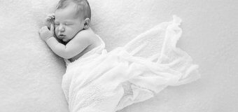 Comment gérer un bébé agité pendant une session de photographie néonatale